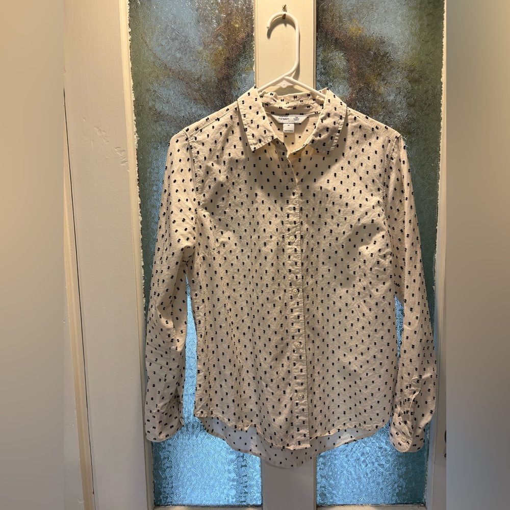 Old Navy Women’s 100% Cotton NWOT Shirt with Black Dots
